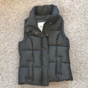 Abercrombie & Fitch Puffer Vest XS